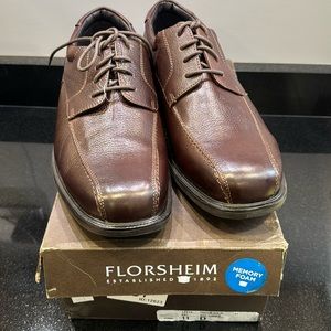 Florsheim Men’s Freedom Bike Oxford in brown tumble leather. NWT. Size 11D